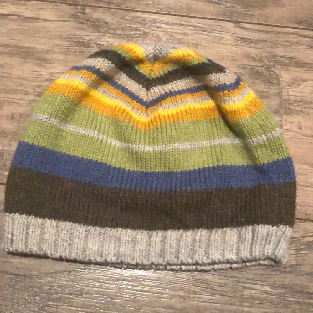 Bundle of 2 boys hats